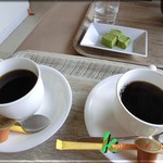 レストラン湖水 - タリアセンコーヒーとわらびもち