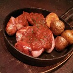 岡むら - 『 カレーソース  DE  鉄板ソーセージ 』