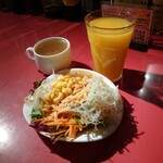 IKEBUKURO Cafe＆Dining Pecori - サラダバーとか