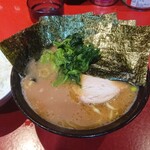 ラーメン 厚木家 - なんか 色が…(^^;