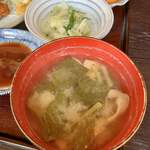 とよ万味処 - カキフライ定食(\1,200)　味噌汁・小鉢