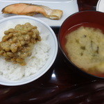 ロッジホットタイム - 納豆ご飯、味噌汁