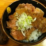 麺爽　かしげ - トンテキ丼