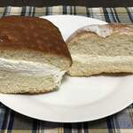 小松パン店 - 長野県の他のお店と比べてもクリームの量が全く違う！