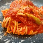 Pasta Stand KINO - アラビアータ880円(税別)＋アスパラ(無料)＋海老200円(税別) 普通盛り200gだが、かなり食べ応えあります(＾ω＾)