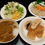 ココペリドライブイン - サラダ、カレー、パン