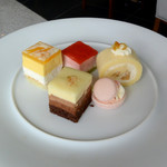 カフェアロンジ - プティフール