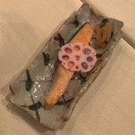 石塀小路 朝粥と出し茶漬け KOI-KOI - ●焼肴:紅鮭など、あしらい