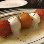 イタリアン酒場 トカプチ - モッツァレラチーズ