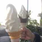 米田牧場 みるく屋 - ソフトクリーム　ワッフルとコーン(2019.11.現在)