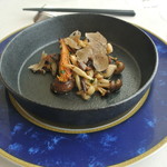 フレンチレストラン ミクニ サッポロ - 色々キノコのソテートリュフを添えて