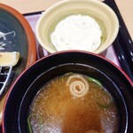 Tonkatsu Ichinosaka - お味噌汁とタルタル