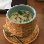 Bentenjimayamamototei - 松のみに付く茶碗蒸しは好みのゆるつる系。出汁がもっと濃く出てるとなお良し。