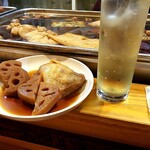 博多のおでん - ハイボール&ばくだん&蓮根
      ちょっと大きめだったけど…うずらの卵入ってなかった(涙)