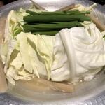 博多もつ鍋 馬肉 九州自慢 - 