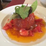 ユーズ テーブル - トマトのファルシーサラダ（400円）