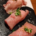 Wagyuu Yakiniku Waraiya - 牛トロ寿司