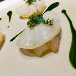 レストラン リューズ - 蕪　甘エビタルタル　春菊のソース