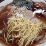 三番亭 - 麺・クローズアップ