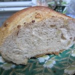 パン工房グラン・エピ - クルミをふんだんに使ったハード系を代表するパン、くるみの香ばしさが食欲をそそりますよ。