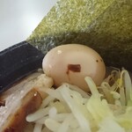 ラーメン ポール亭 - 海苔 煮玉子アップ