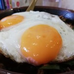 淡淡 - 焼肉丼ニラエッグ￥730　色調