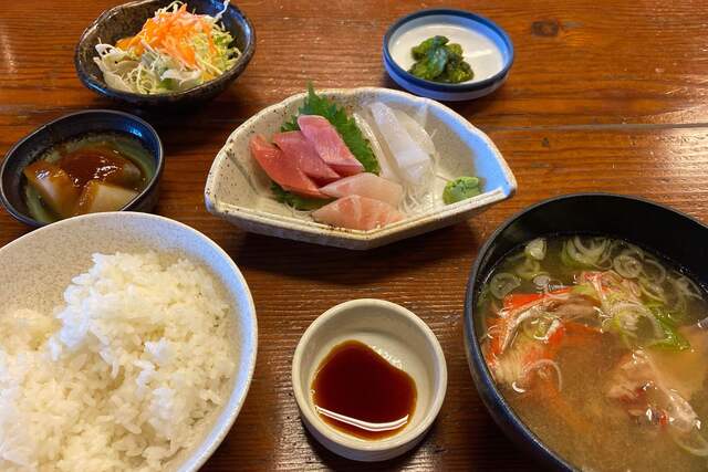 ぼら納屋 ぼらなや 城ケ崎海岸 魚介料理 海鮮料理 食べログ
