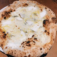 ピッツェリア&トラットリア ゴンゾ 目黒店 - クワトロフォルマッジ