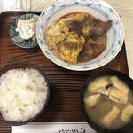 天八 - 2019/11/18
            かつ甘辛煮定食 飯極小 470円