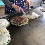 Okonomiyaki Sintyou - こんがり焼けました