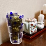 弥市 - 卓上。焼き海苔はフリー