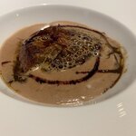 シュヴァル・ドゥ・ヒョータン - フォアグラを浮かせた栗のスープ