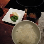 神戸プレジール - 御飯と味噌汁に漬物も