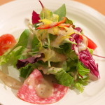 Leaf - 前菜のリーフサラダ