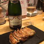 スタンドシャン食 -Tokyo 新橋虎ノ門- Champagne & GYOZA BAR - 