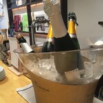 スタンドシャン食 -Tokyo 新橋虎ノ門- Champagne & GYOZA BAR - 