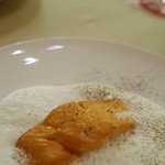 La Maison Rouge - メインはさっぱりとサーモンで