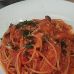 Bistro Cafe W - 今月のパスタ　ツナと三種キノコのトマトパスタ