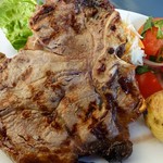 PHILLIP'S FOOTE - Tボーンステーキ＆サラダ