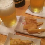 丸屋 - ビールとお通し。