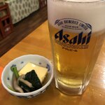 大衆酒場 和来 - お通しと生ビール