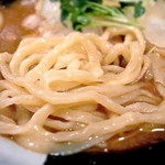 すごい煮干ラーメン凪 新宿ゴールデン街店本館 - モチモチの太麺がスープを纏う＠塩中華（800円）