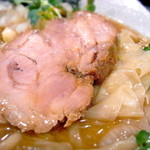 すごい煮干ラーメン凪 新宿ゴールデン街店本館 - ムッチリジューシーなチャーシュー＠塩中華（800円）