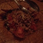 クルベル・キャン - 赤玉ねぎとトマトのサラダ