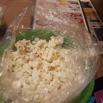 バリヤスサカバ - お通しのポップコーン