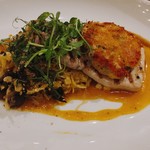 Tommy Bahama Restaurant, Bar & Store - 