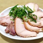 らーめん森や。 - 吊るし焼き鶏チャーシューの合もり (ひな鶏と黒富士親鶏)