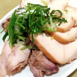 らーめん森や。 - 吊るし焼き鶏チャーシューの合もり (ひな鶏と黒富士親鶏)