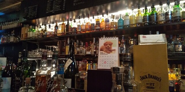 いろんなお酒が揃ってます』by ほうじ茶猫 : BAR SCARLETT (バー