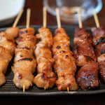 秋元屋 - 2019.9 ぼんじり 塩（1串130円）、上ミノ 味噌（1串220円）、ちれ 味噌（1串120円）脾臓＋網脂